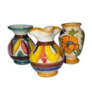 vtg. 3 Miniature Vases made in italy hand throw and painted 3" tall